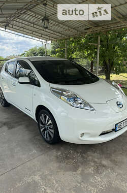 Хэтчбек Nissan Leaf 2013 в Марганце