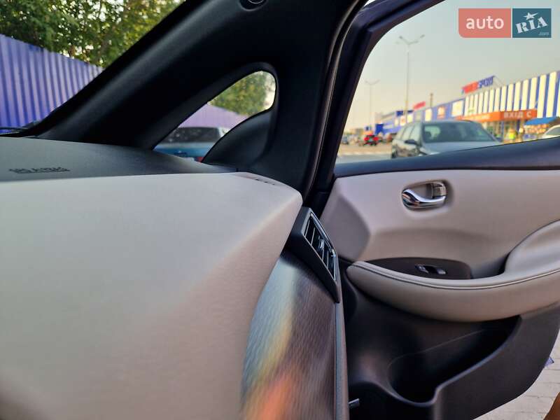 Хэтчбек Nissan Leaf 2018 в Виннице
