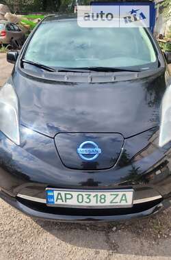 Хэтчбек Nissan Leaf 2015 в Запорожье