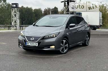 Хетчбек Nissan Leaf 2020 в Дубні