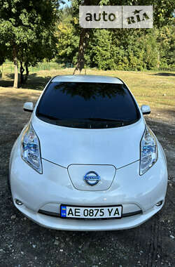 Хэтчбек Nissan Leaf 2014 в Днепре