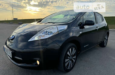 Хэтчбек Nissan Leaf 2013 в Днепре