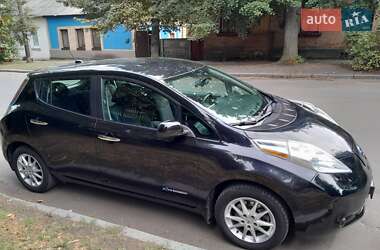 Хэтчбек Nissan Leaf 2015 в 
