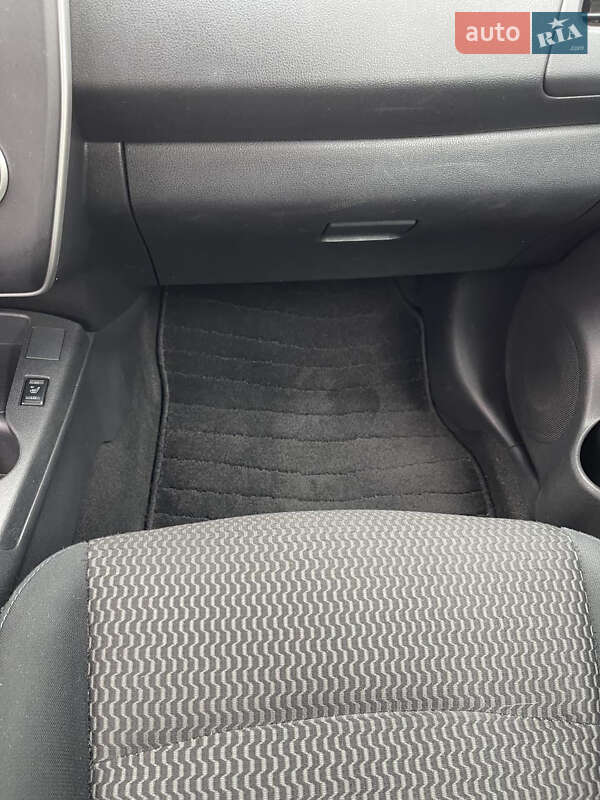 Хэтчбек Nissan Leaf 2015 в Тернополе