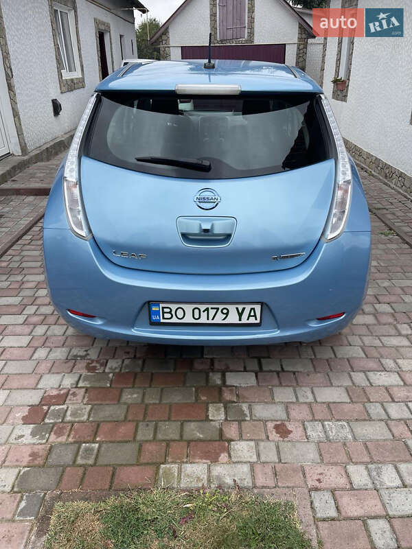 Хэтчбек Nissan Leaf 2015 в Тернополе