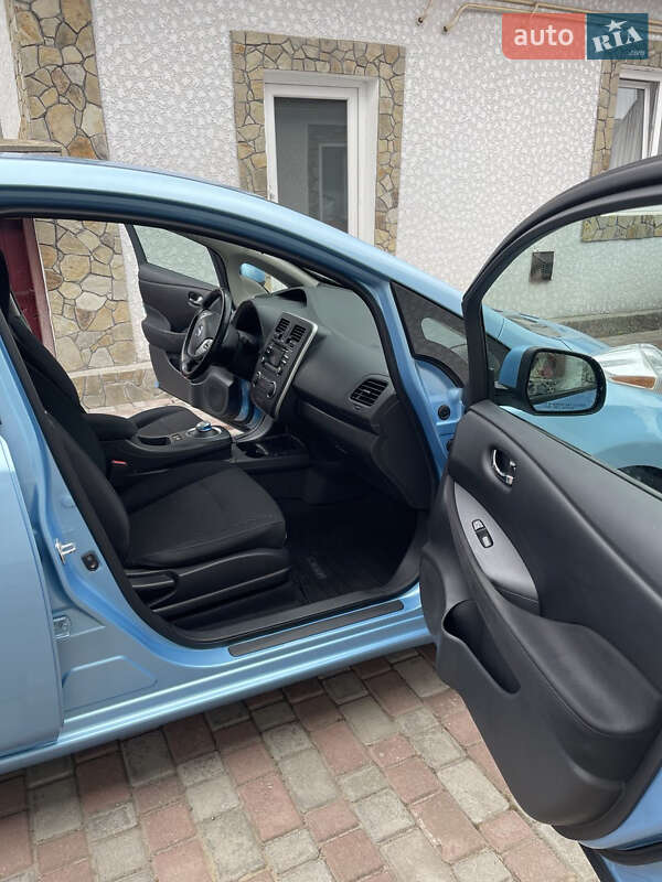 Хэтчбек Nissan Leaf 2015 в Тернополе