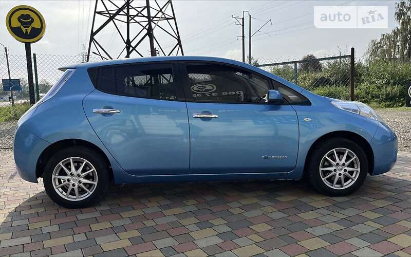 Хэтчбек Nissan Leaf 2012 в Стрые