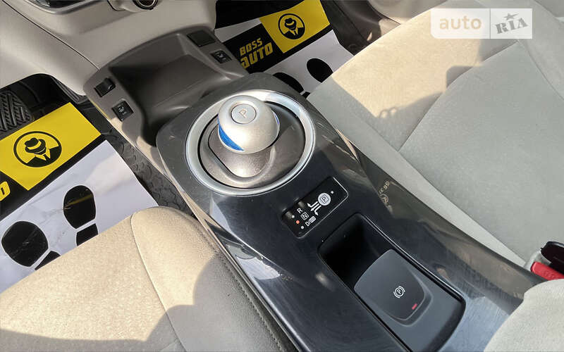 Хэтчбек Nissan Leaf 2012 в Стрые