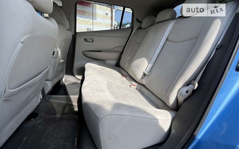 Хэтчбек Nissan Leaf 2012 в Стрые