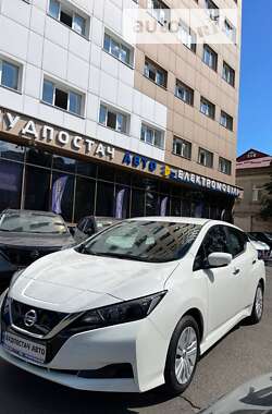 Хэтчбек Nissan Leaf 2021 в Киеве