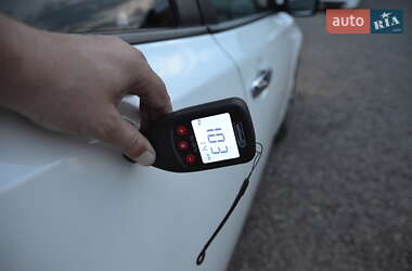 Хэтчбек Nissan Leaf 2013 в Луцке