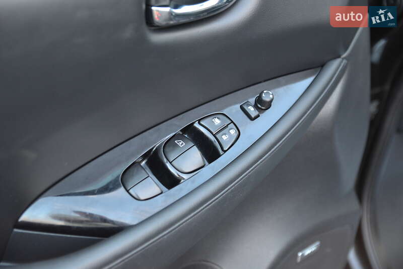 Хетчбек Nissan Leaf 2014 в Луцьку
