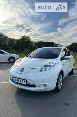 Хетчбек Nissan Leaf 2011 в Івано-Франківську