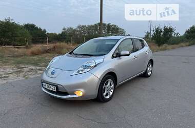 Хэтчбек Nissan Leaf 2011 в Днепре