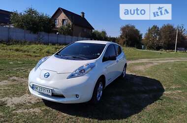 Хетчбек Nissan Leaf 2015 в Здолбуніві