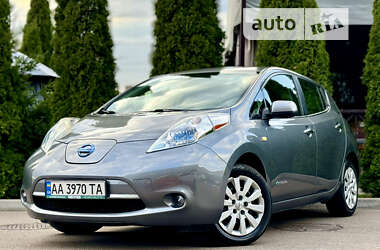 Хэтчбек Nissan Leaf 2015 в Киеве