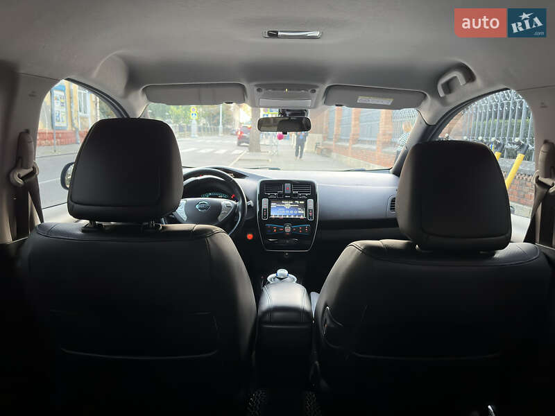 Хетчбек Nissan Leaf 2016 в Чернівцях