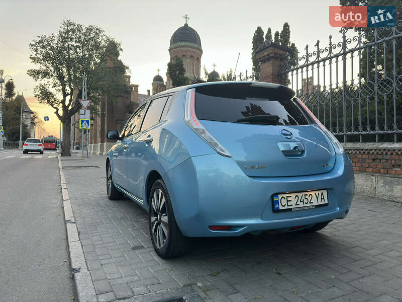 Хетчбек Nissan Leaf 2016 в Чернівцях