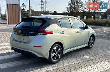 Хэтчбек Nissan Leaf 2018 в 