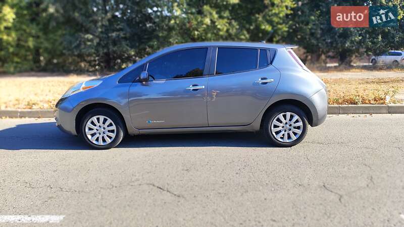Хэтчбек Nissan Leaf 2014 в Сумах
