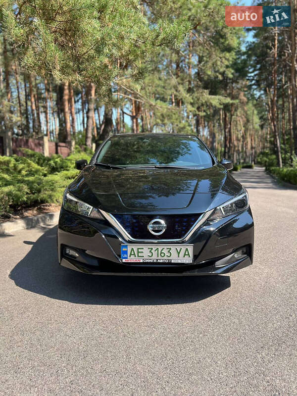 Хэтчбек Nissan Leaf 2020 в Днепре