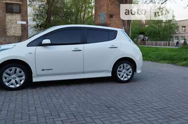 Хетчбек Nissan Leaf 2013 в Запоріжжі