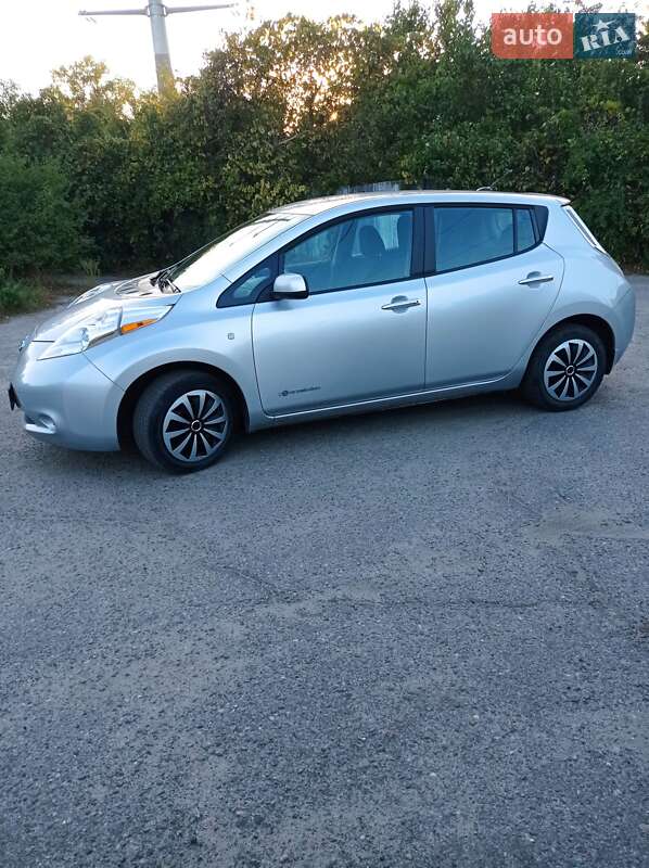 Хэтчбек Nissan Leaf 2013 в Киеве фото 6 Хэтчбек Nissan Leaf 2013 в Киеве