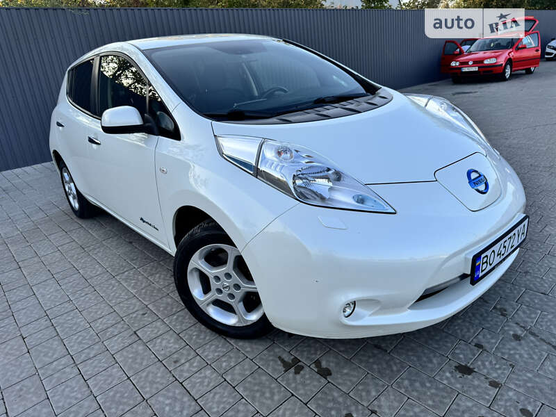 Хэтчбек Nissan Leaf 2015 в Тернополе