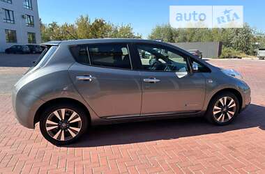 Хетчбек Nissan Leaf 2015 в Рівному