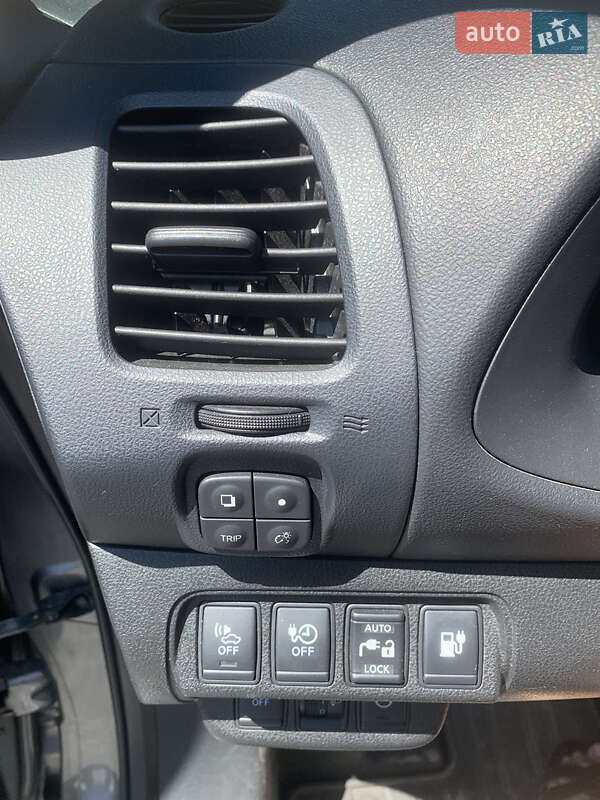 Хетчбек Nissan Leaf 2013 в Вінниці