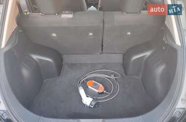 Хэтчбек Nissan Leaf 2015 в Шумске