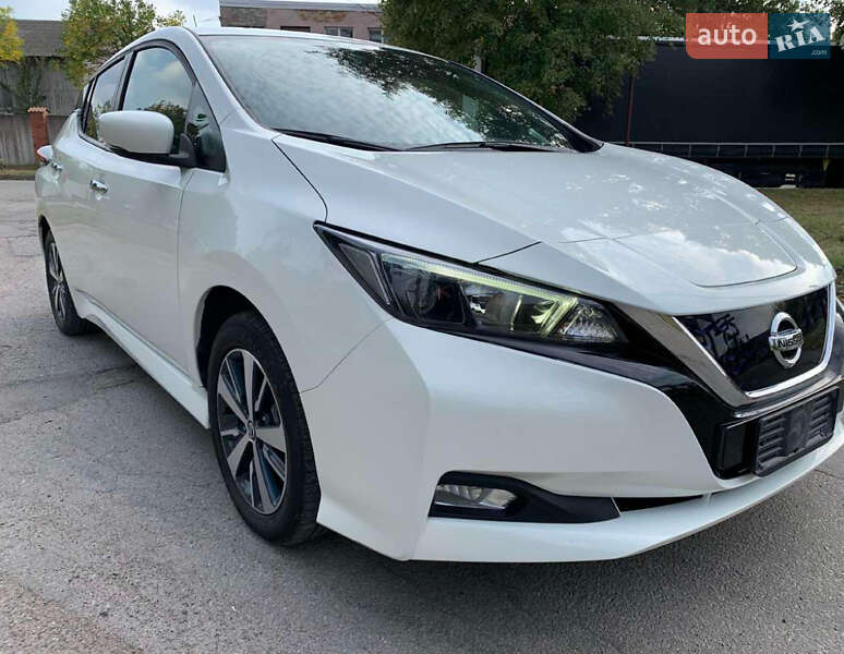 Хэтчбек Nissan Leaf 2018 в Львове