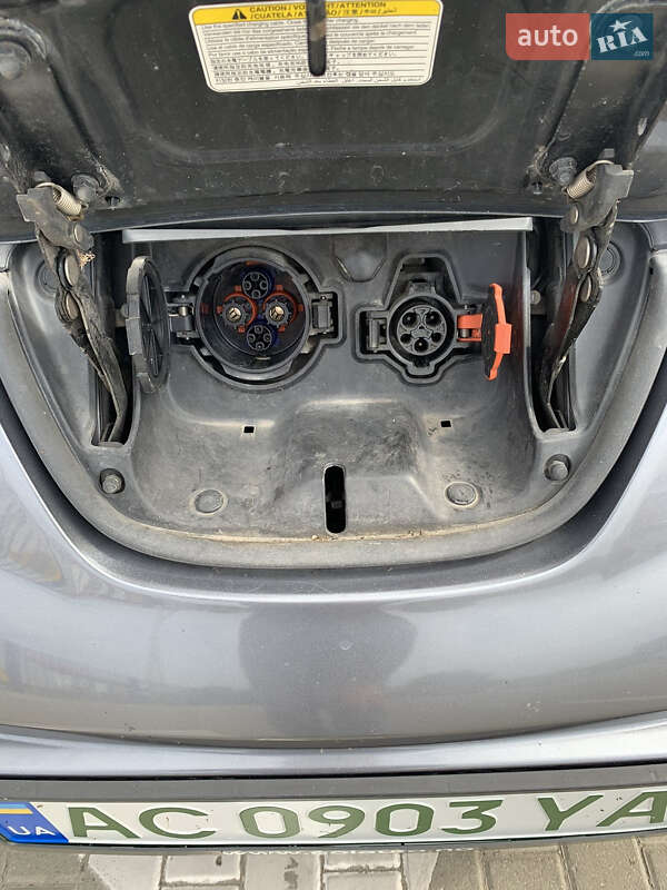 Хетчбек Nissan Leaf 2013 в Ковелі