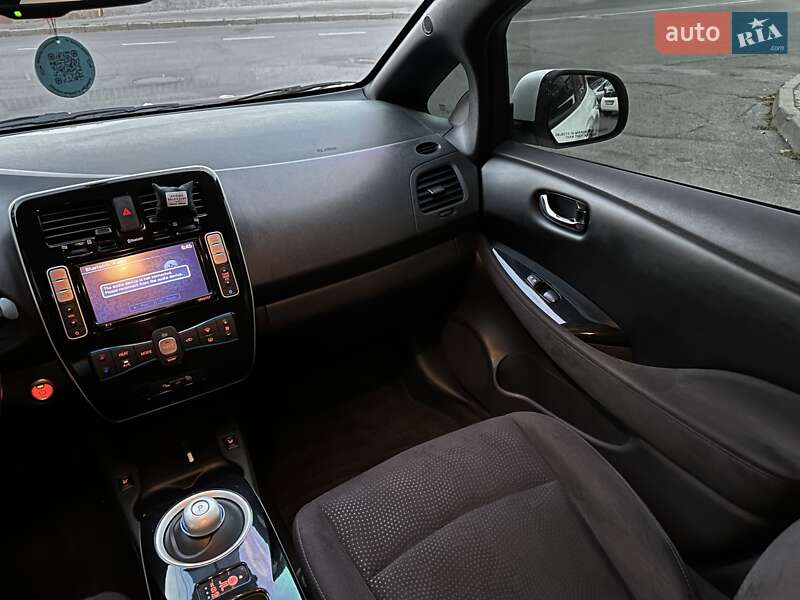 Хэтчбек Nissan Leaf 2013 в Виннице