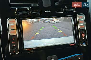 Хэтчбек Nissan Leaf 2013 в 