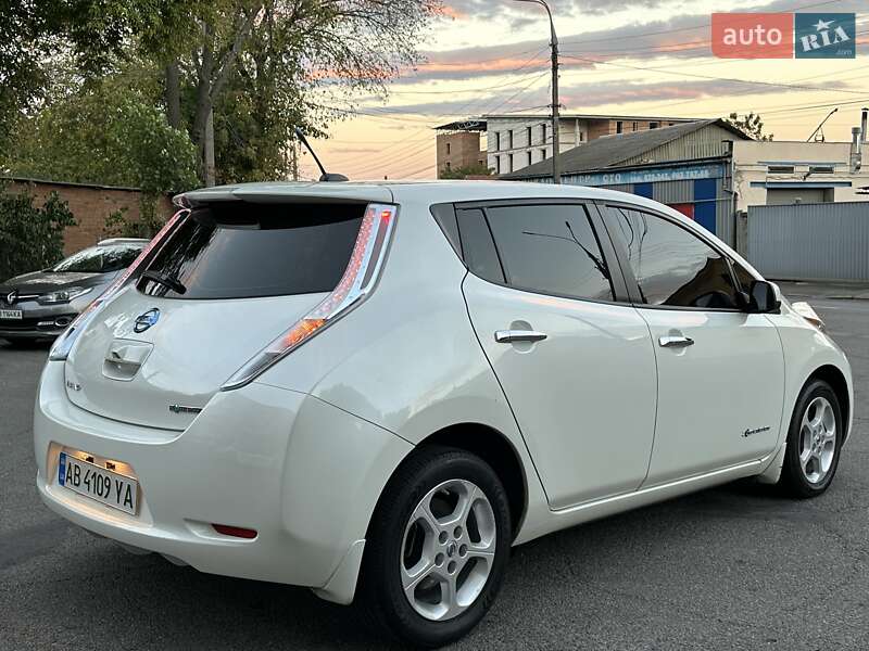 Хэтчбек Nissan Leaf 2013 в Виннице