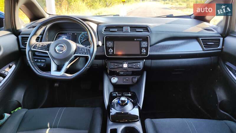 Хэтчбек Nissan Leaf 2018 в Киеве
