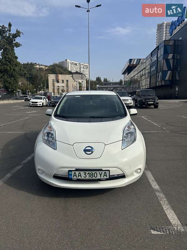 Хетчбек Nissan Leaf 2016 в Києві