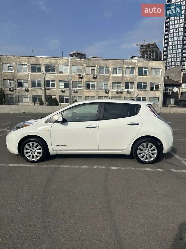 Хетчбек Nissan Leaf 2016 в Києві