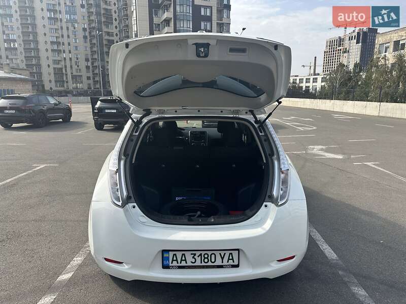 Хетчбек Nissan Leaf 2016 в Києві
