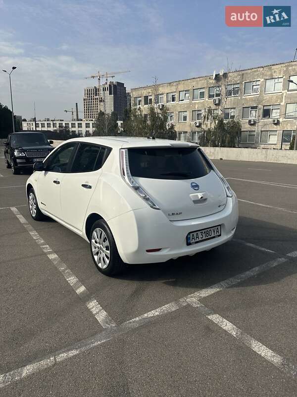 Хетчбек Nissan Leaf 2016 в Києві