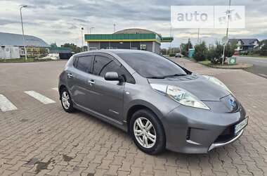 Хэтчбек Nissan Leaf 2014 в Косове