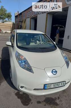 Хэтчбек Nissan Leaf 2011 в Николаеве