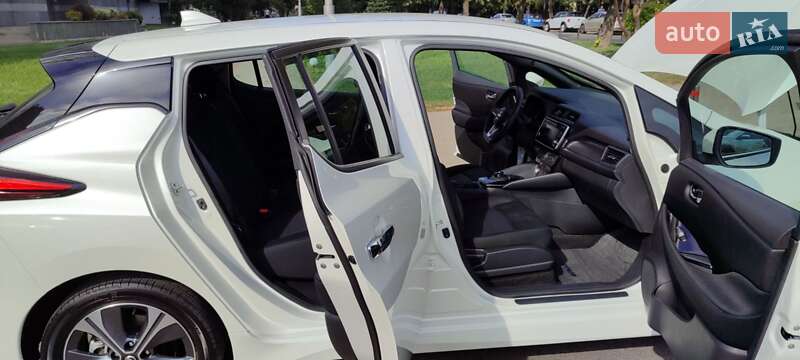 Хэтчбек Nissan Leaf 2018 в Киеве