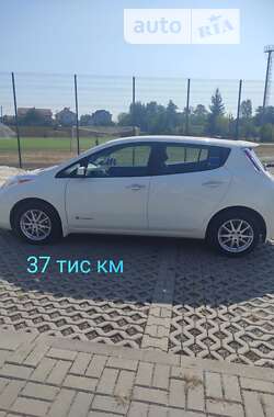 Хэтчбек Nissan Leaf 2015 в Ивано-Франковске