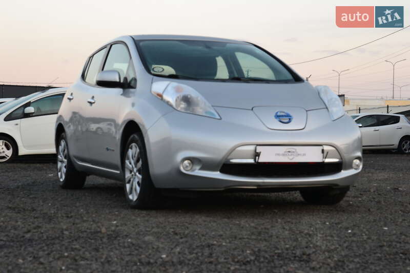 Хэтчбек Nissan Leaf 2015 в Луцке