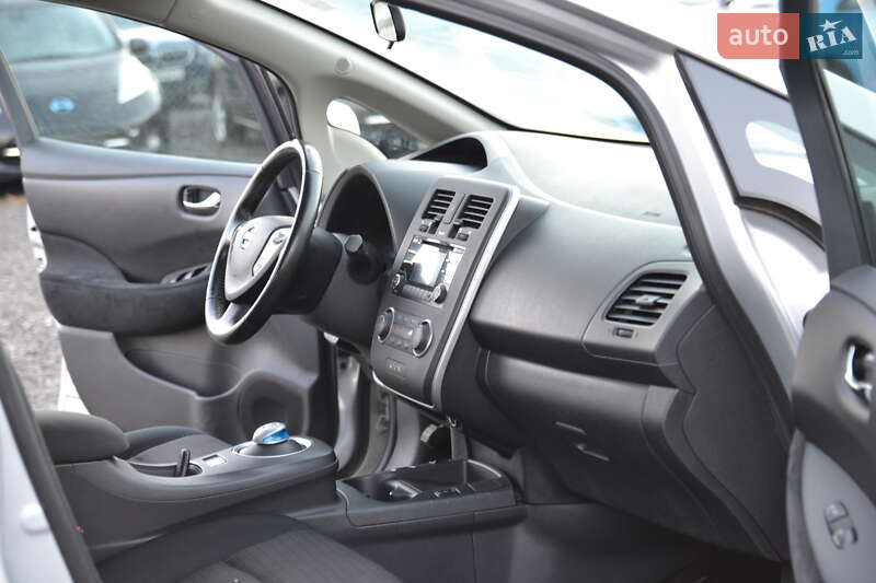 Хэтчбек Nissan Leaf 2015 в Луцке