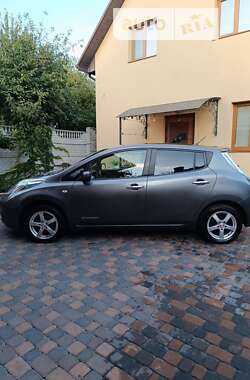 Хетчбек Nissan Leaf 2015 в Рівному