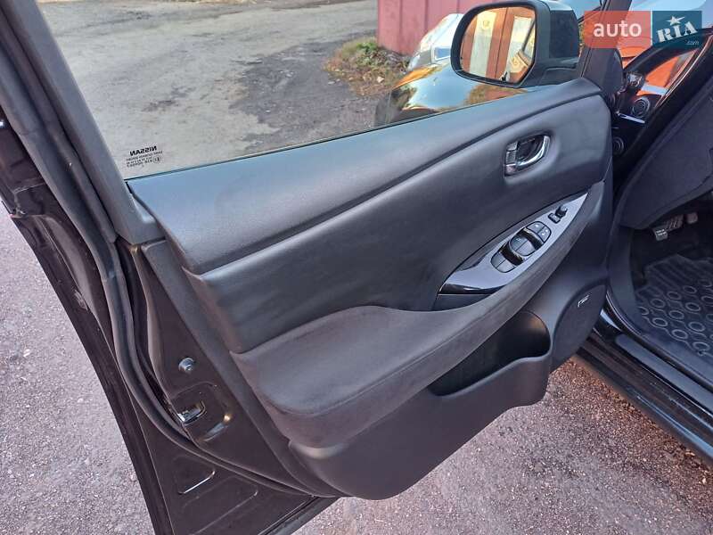 Хетчбек Nissan Leaf 2016 в Черкасах фото 10 Хетчбек Nissan Leaf 2016 в Черкасах