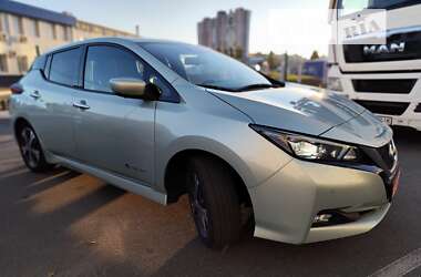 Хэтчбек Nissan Leaf 2018 в 